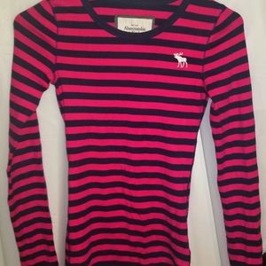 SALE! 🎉 3/$10 Junior's A&F Long Sleeved Tee